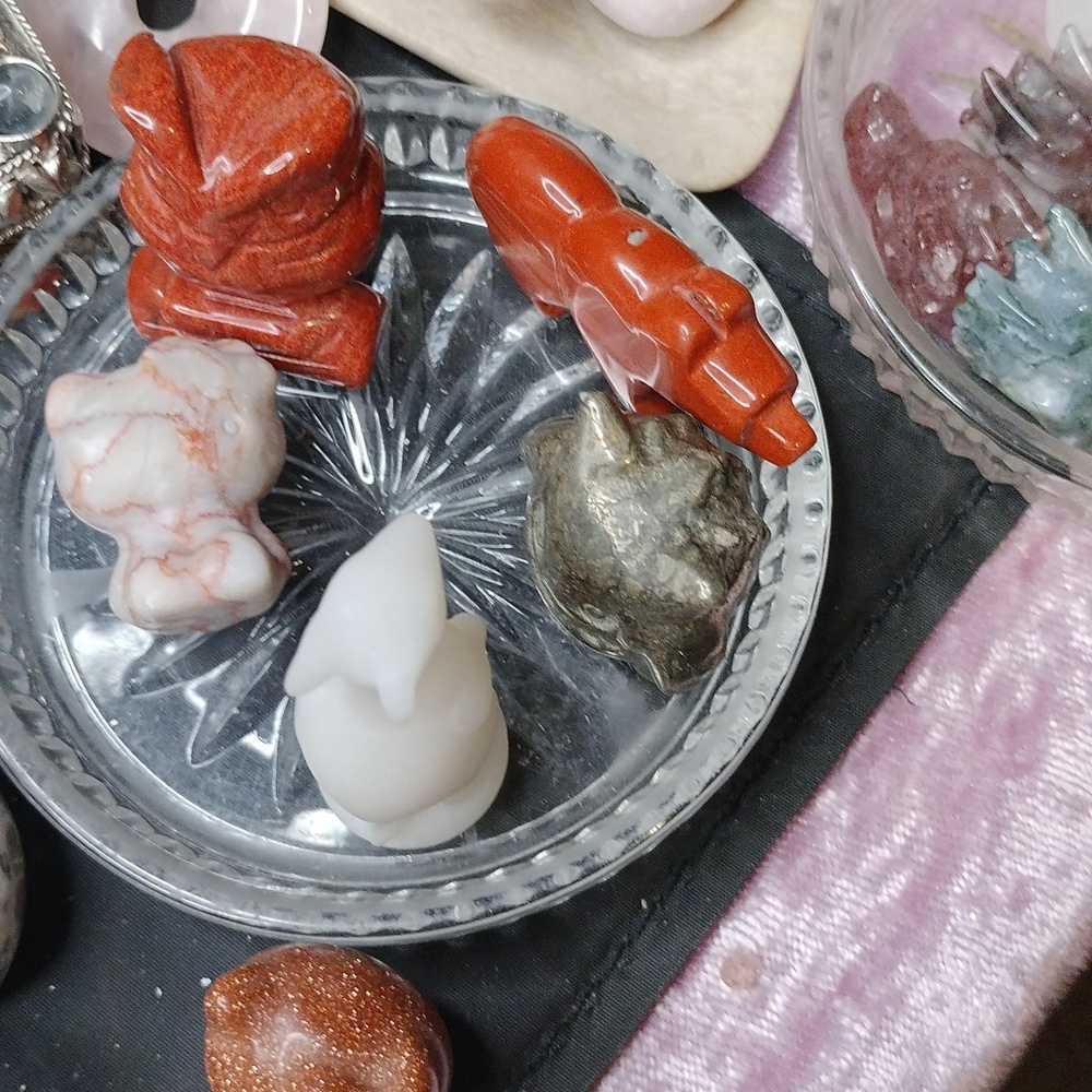 Small carving your choice